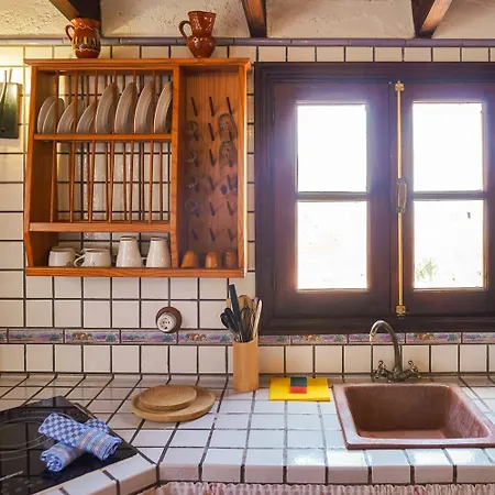 Casa Mercedes, *