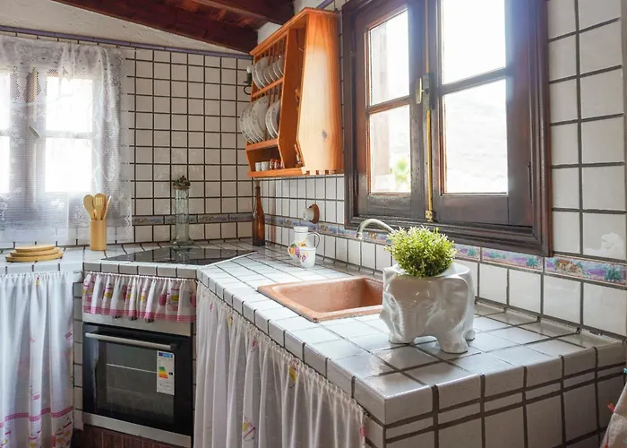 Casa Mercedes, *